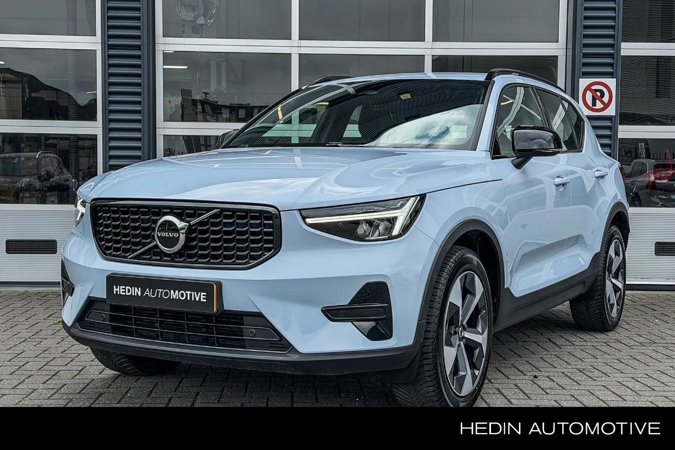 Volvo XC40 (2025) — foto 1