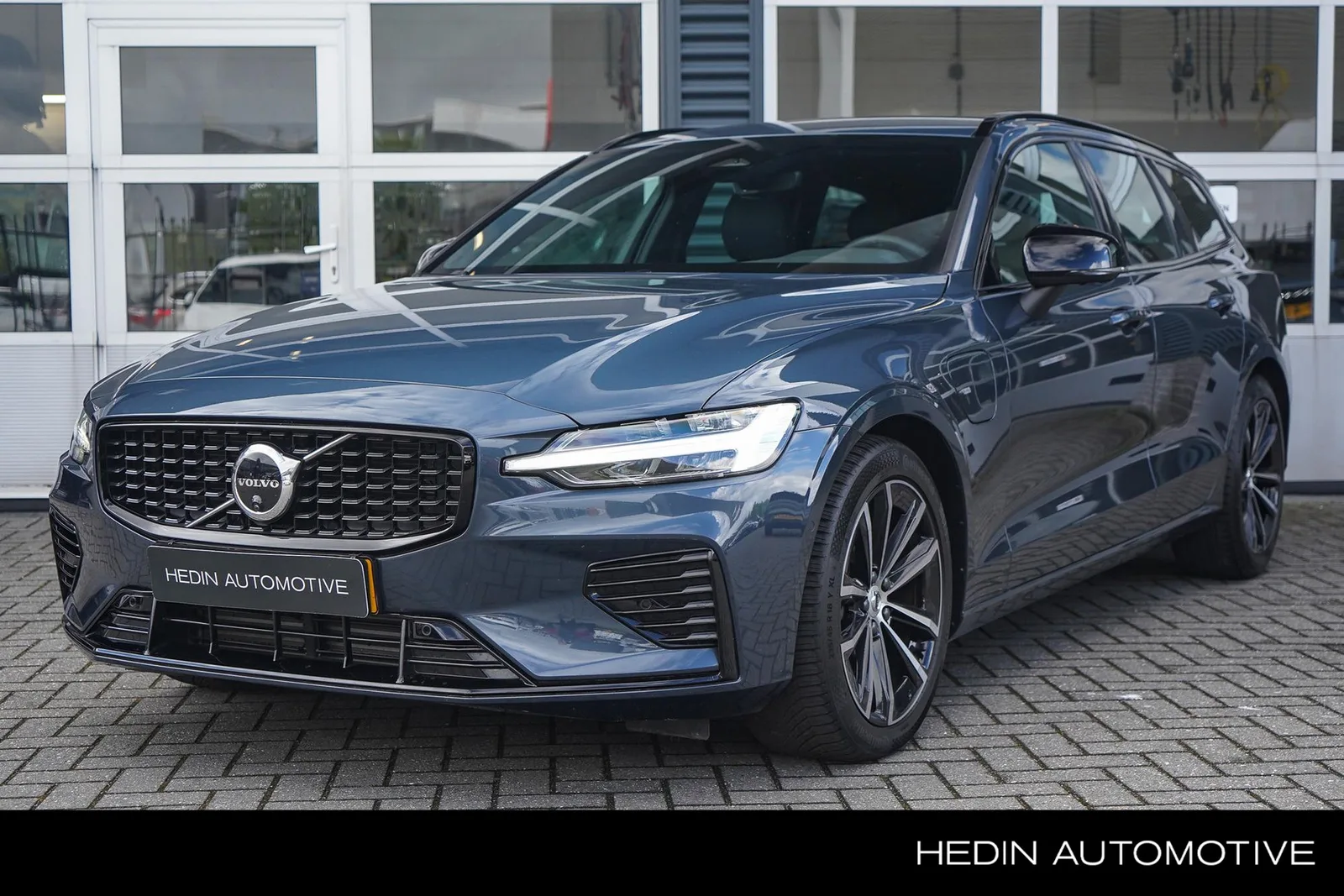 Volvo V60 (2025) — foto 1