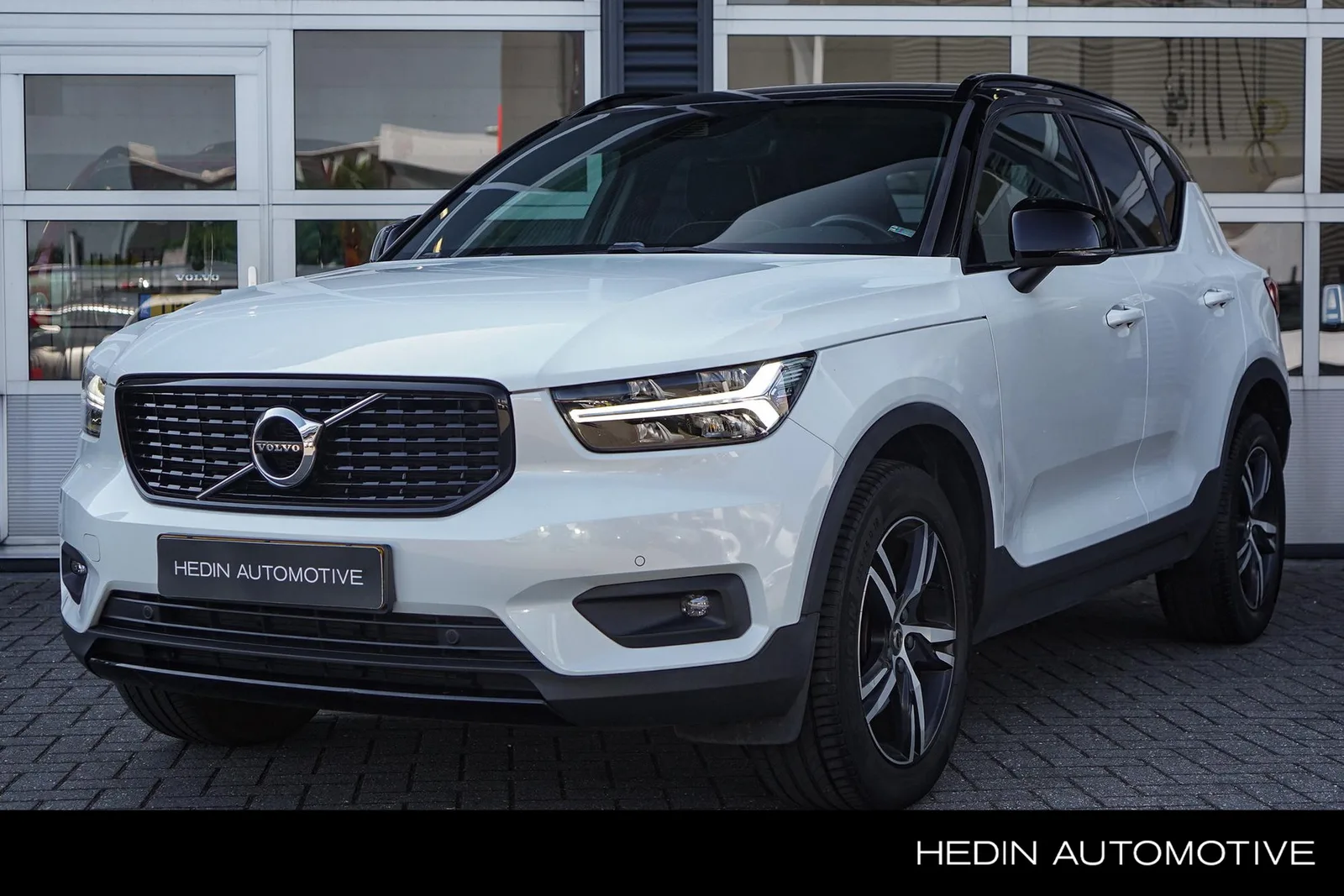 Volvo XC40 (2019) — foto 1