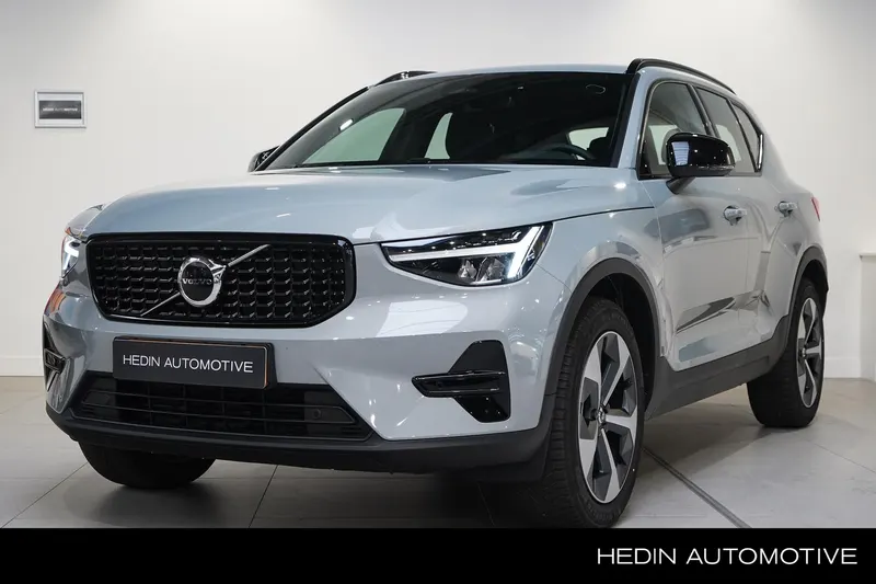 Volvo XC40 (2025)