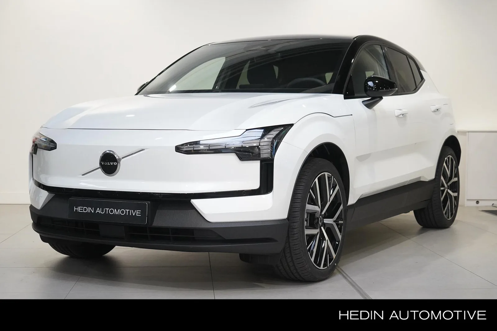 Volvo EX30 (2026) — foto 1