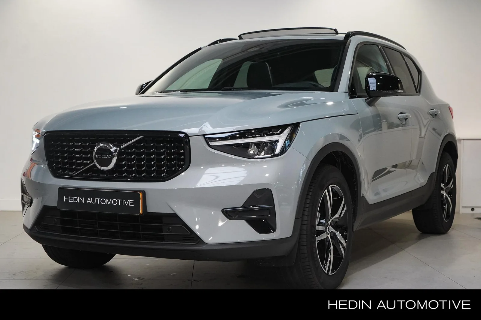 Volvo XC40 (2026) — foto 1
