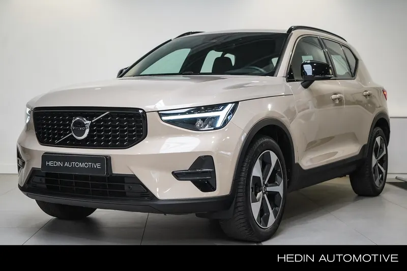 Volvo XC40 (2025)