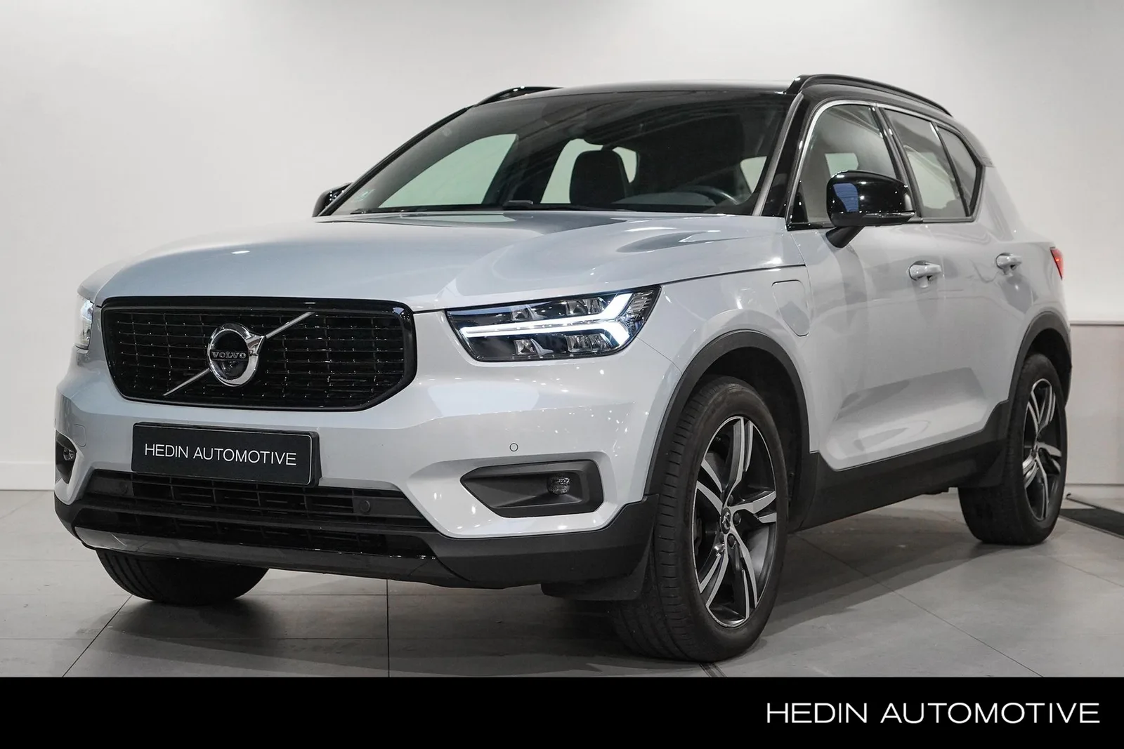 Volvo XC40 (2021) — foto 1