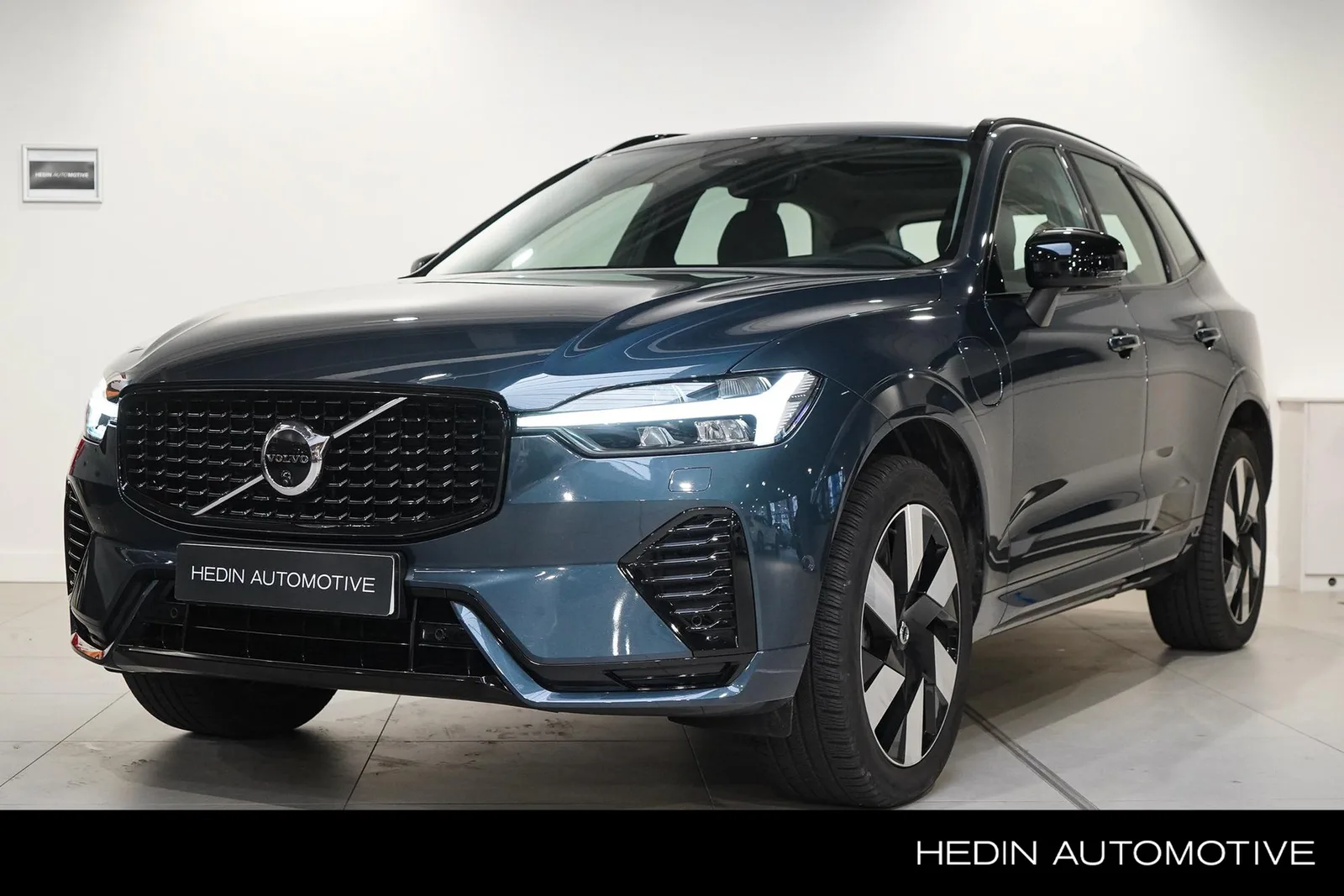 Volvo XC60 (2025) — foto 1