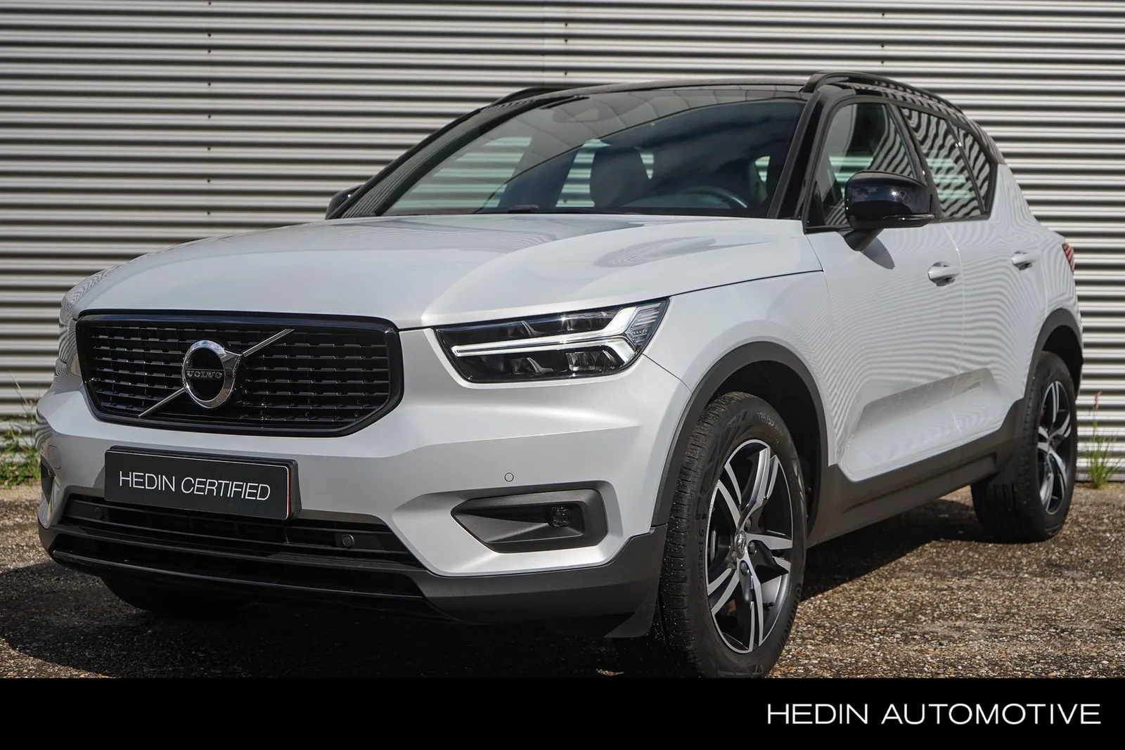 Volvo XC40 (2021) — foto 1
