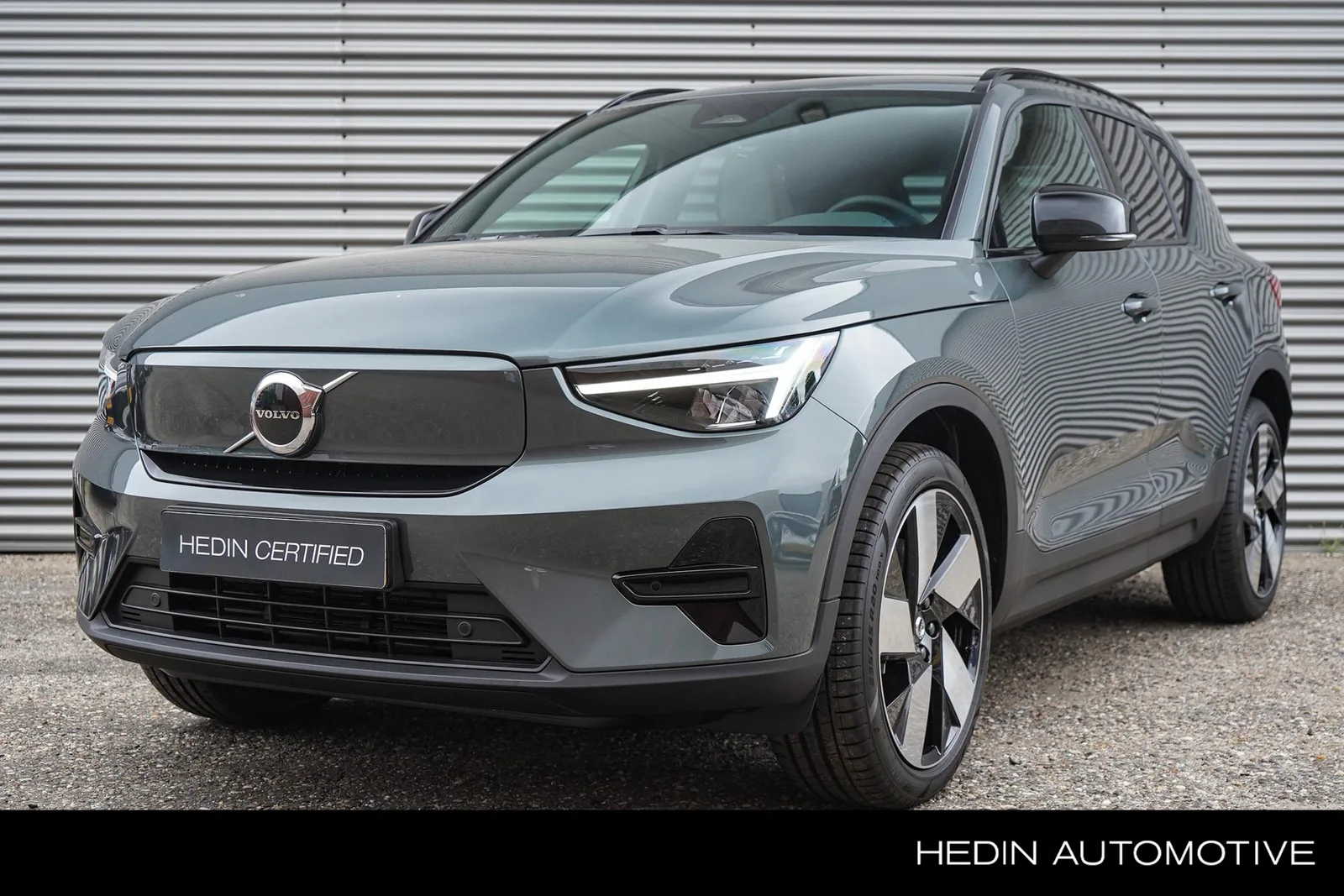 Volvo EX40 (2026) — foto 1