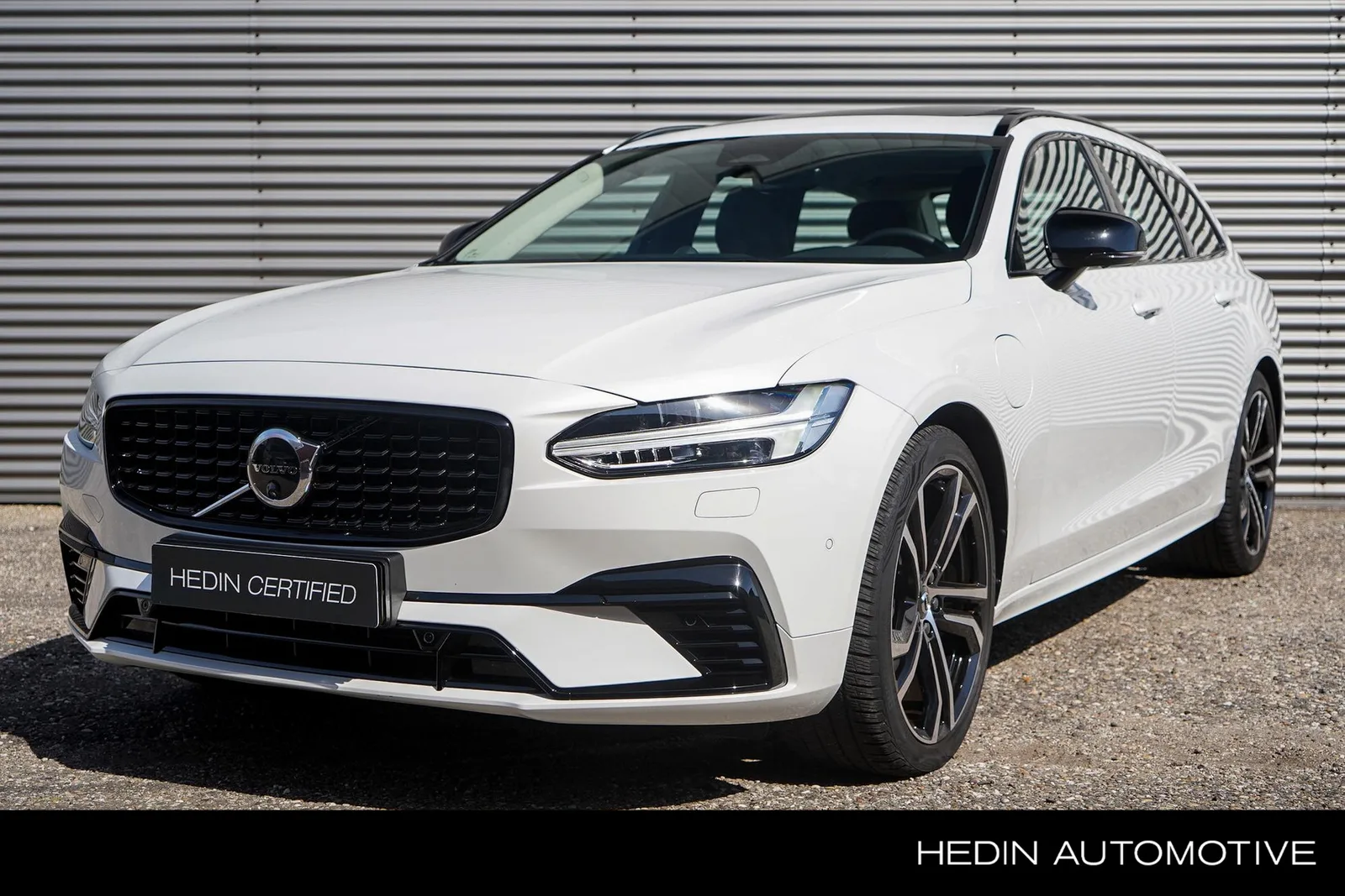 Volvo V90 (2025) — foto 1