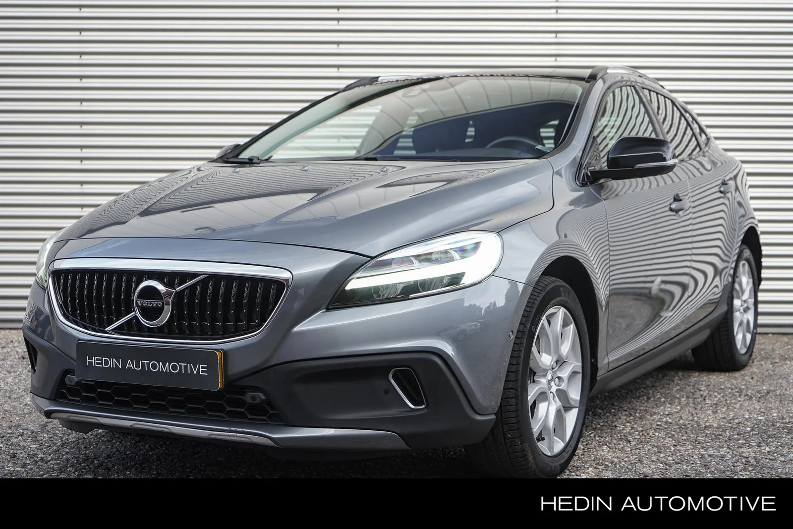 Volvo V40 Cross Country (2020) — foto 1