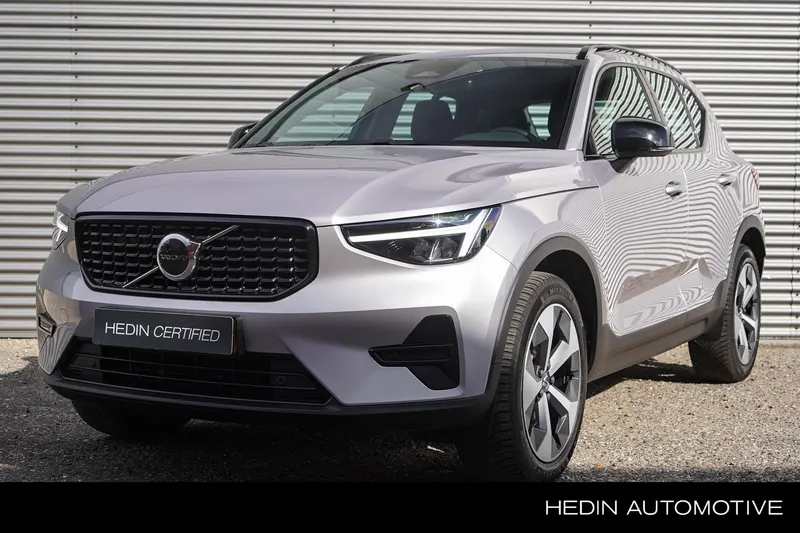 Volvo XC40 (2025)