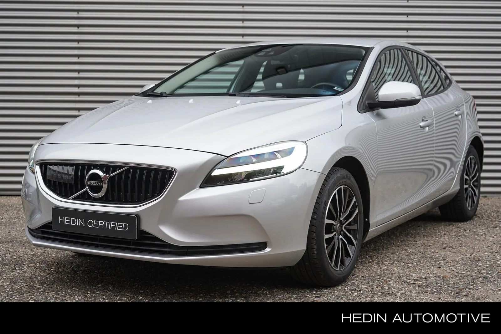Volvo V40 (2017) — foto 1