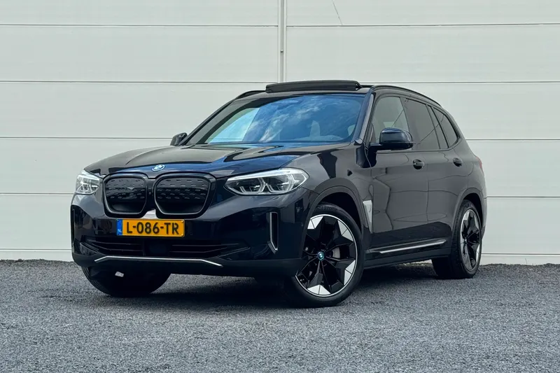 BMW iX3 (2021)