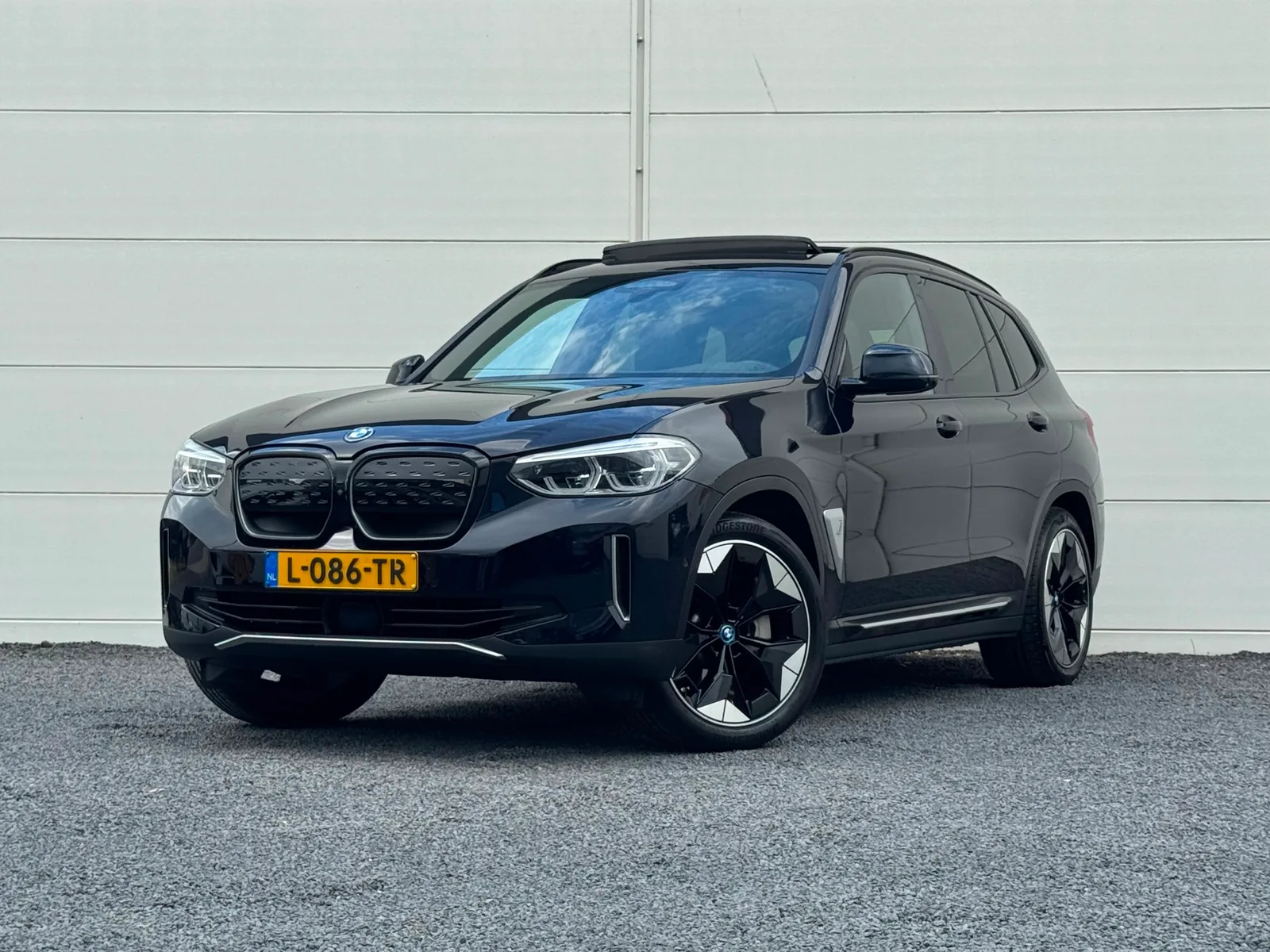 BMW iX3 (2021) — foto 1