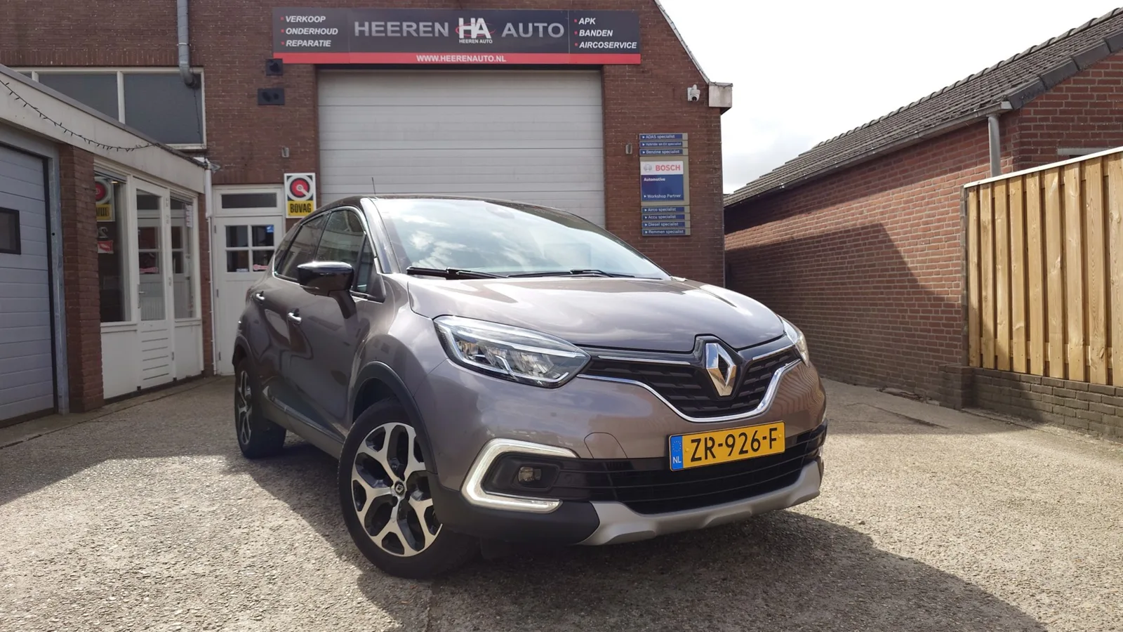 Renault Captur (2019) — foto 1