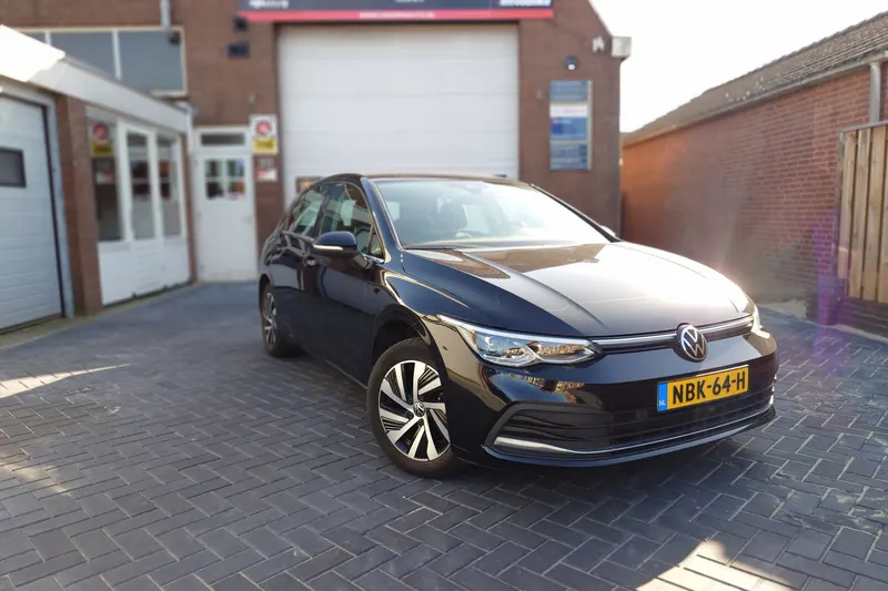 Volkswagen Golf (2022)