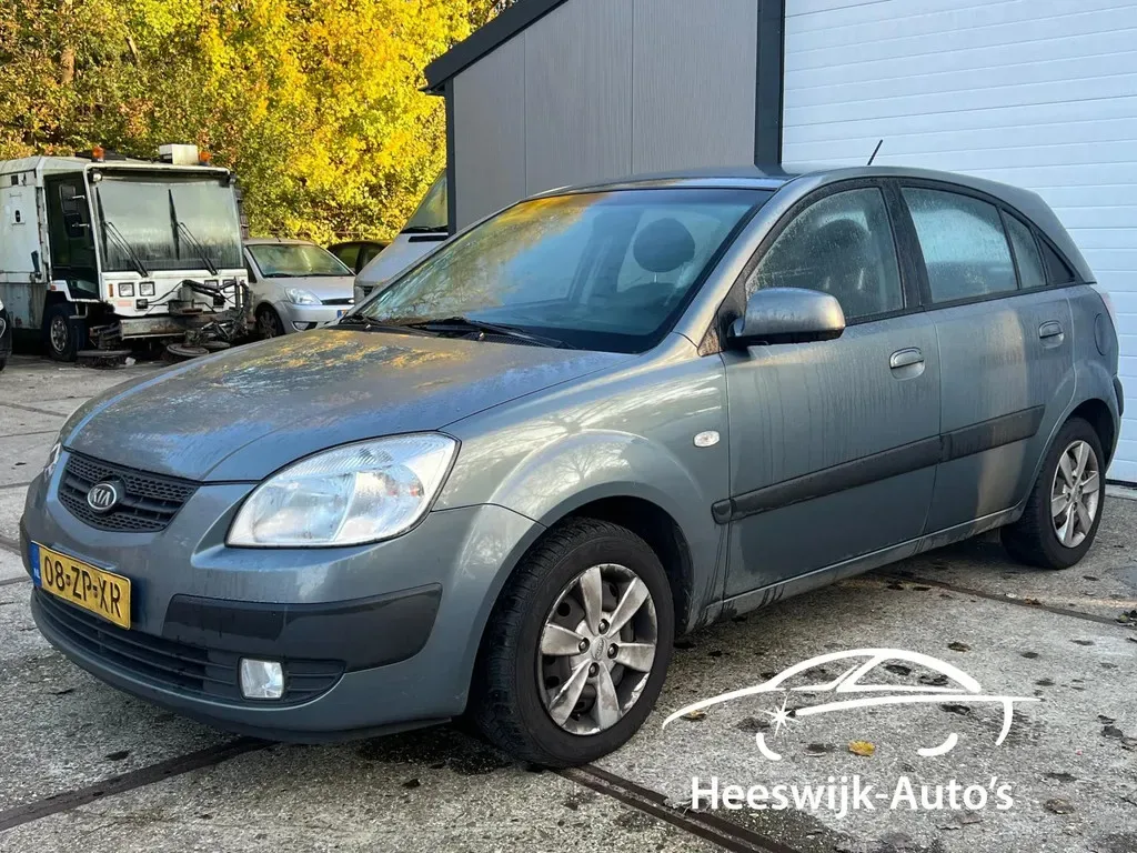 Kia Rio (2008) — foto 1