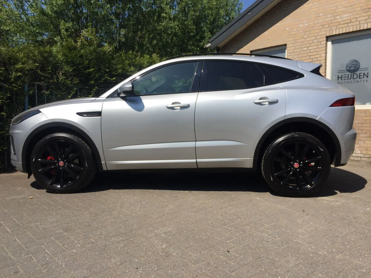 Jaguar E-Pace (2019) — foto 1