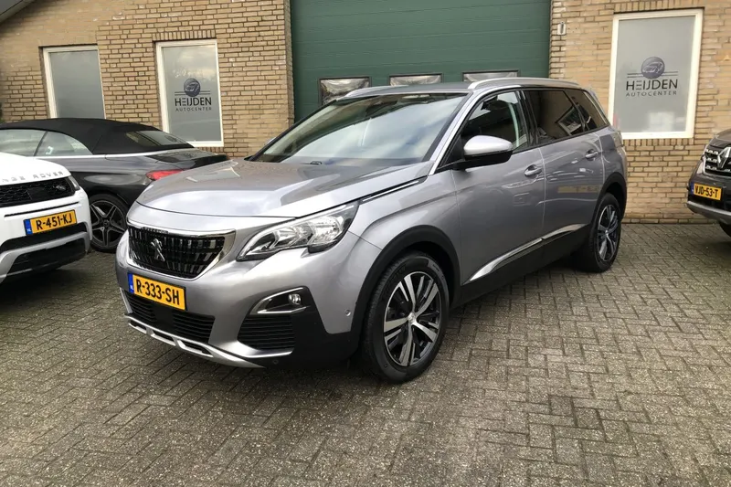 Peugeot 5008 (2020)