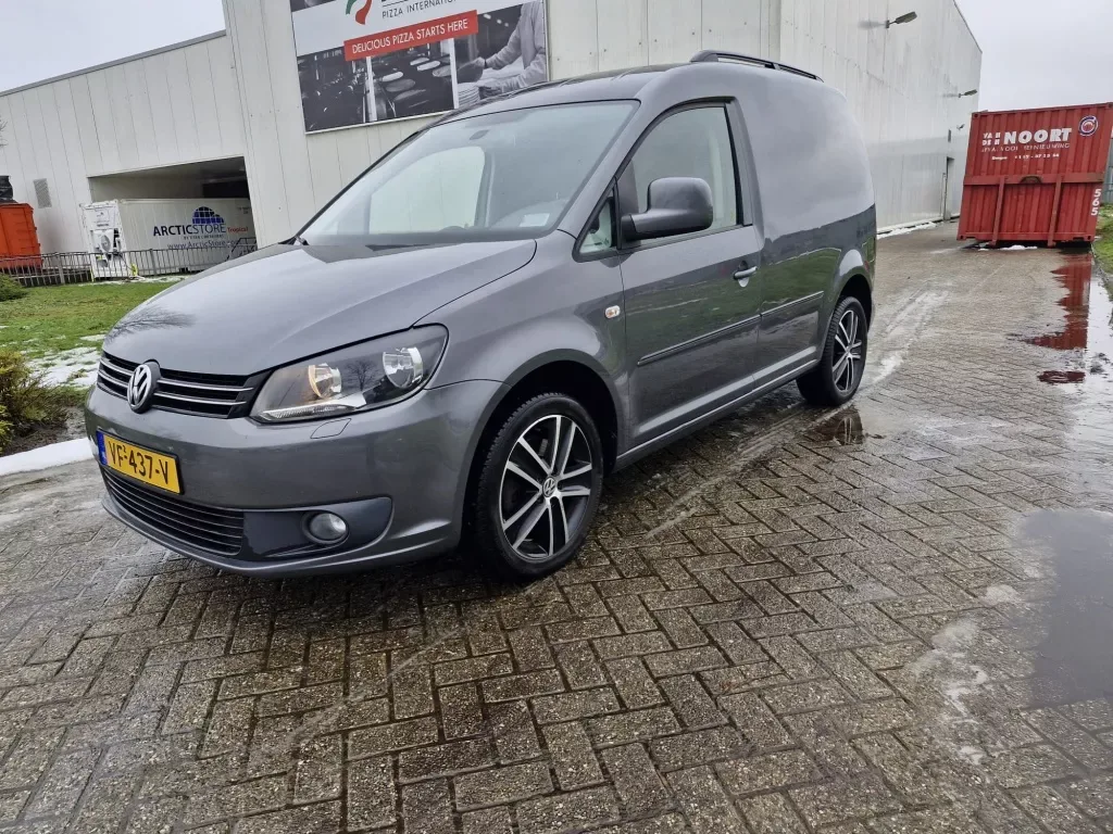 Volkswagen Caddy (2013) — foto 1