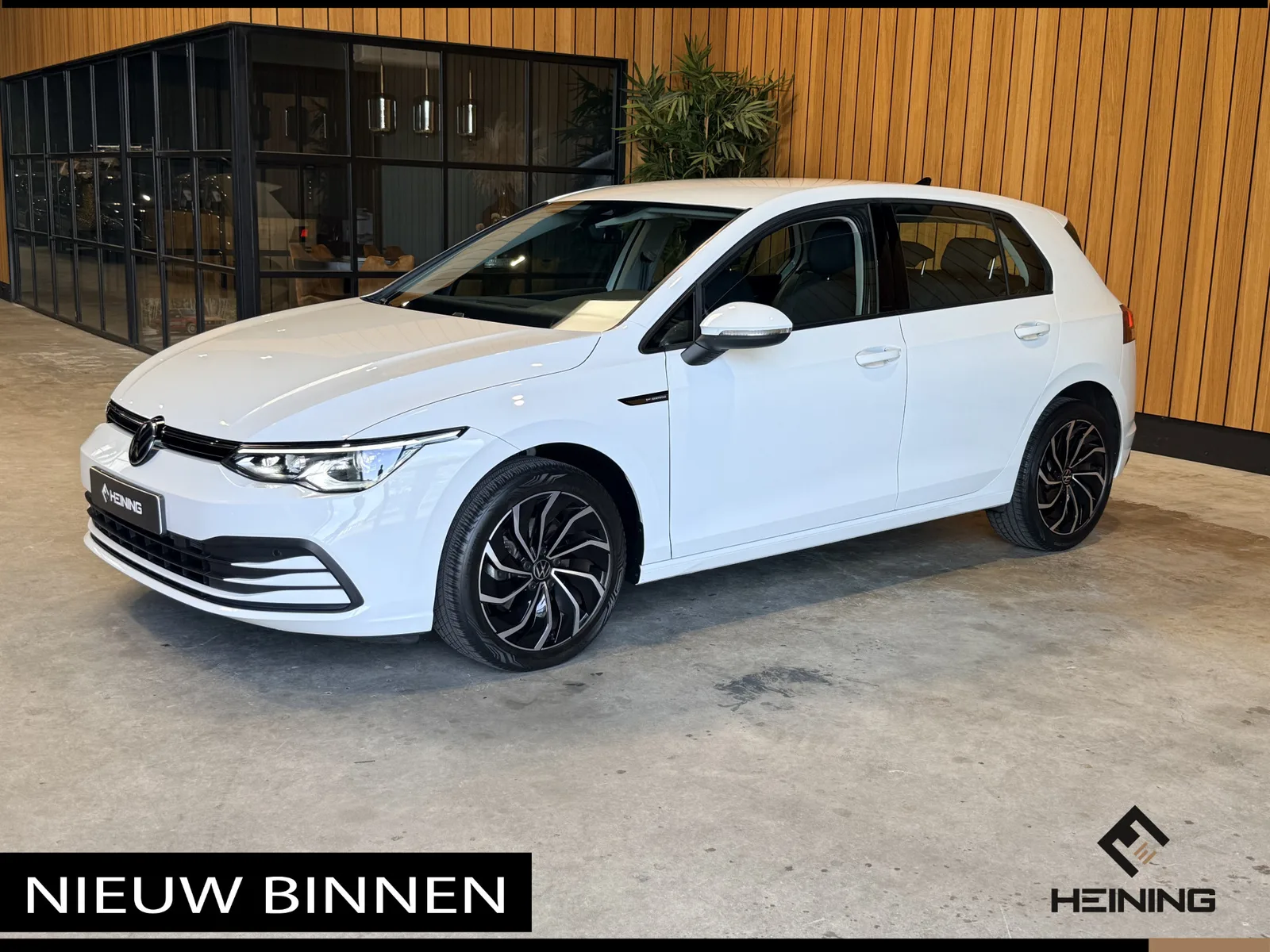 Volkswagen Golf (2020) — foto 1