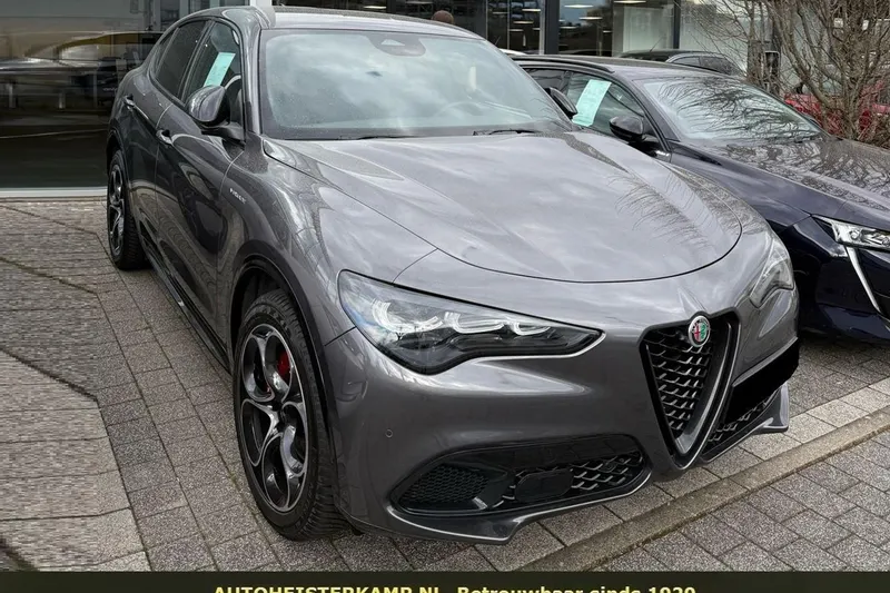Alfa Romeo Stelvio (2024)
