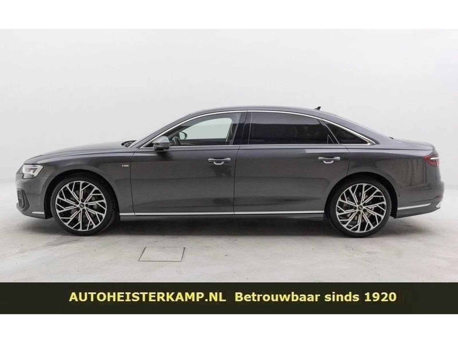 Audi A8 (2022) — foto 1