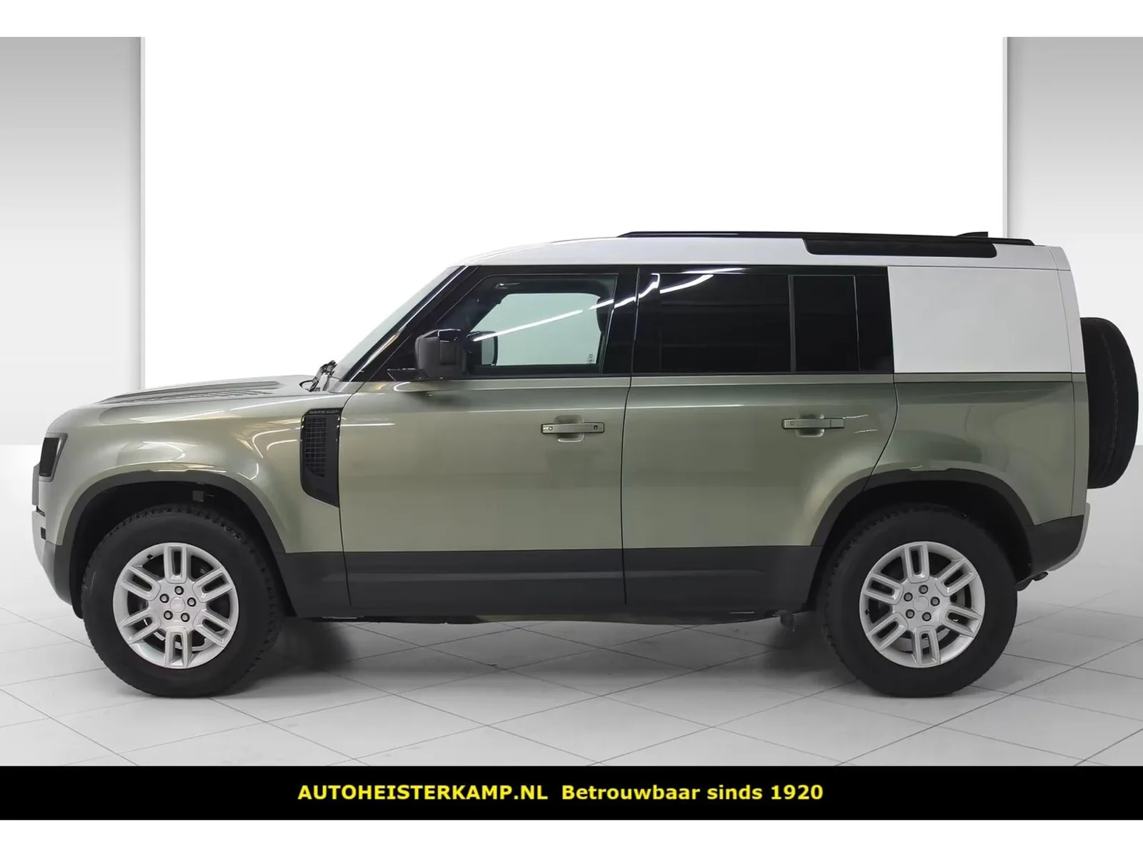 Land Rover Defender (2024) — foto 1