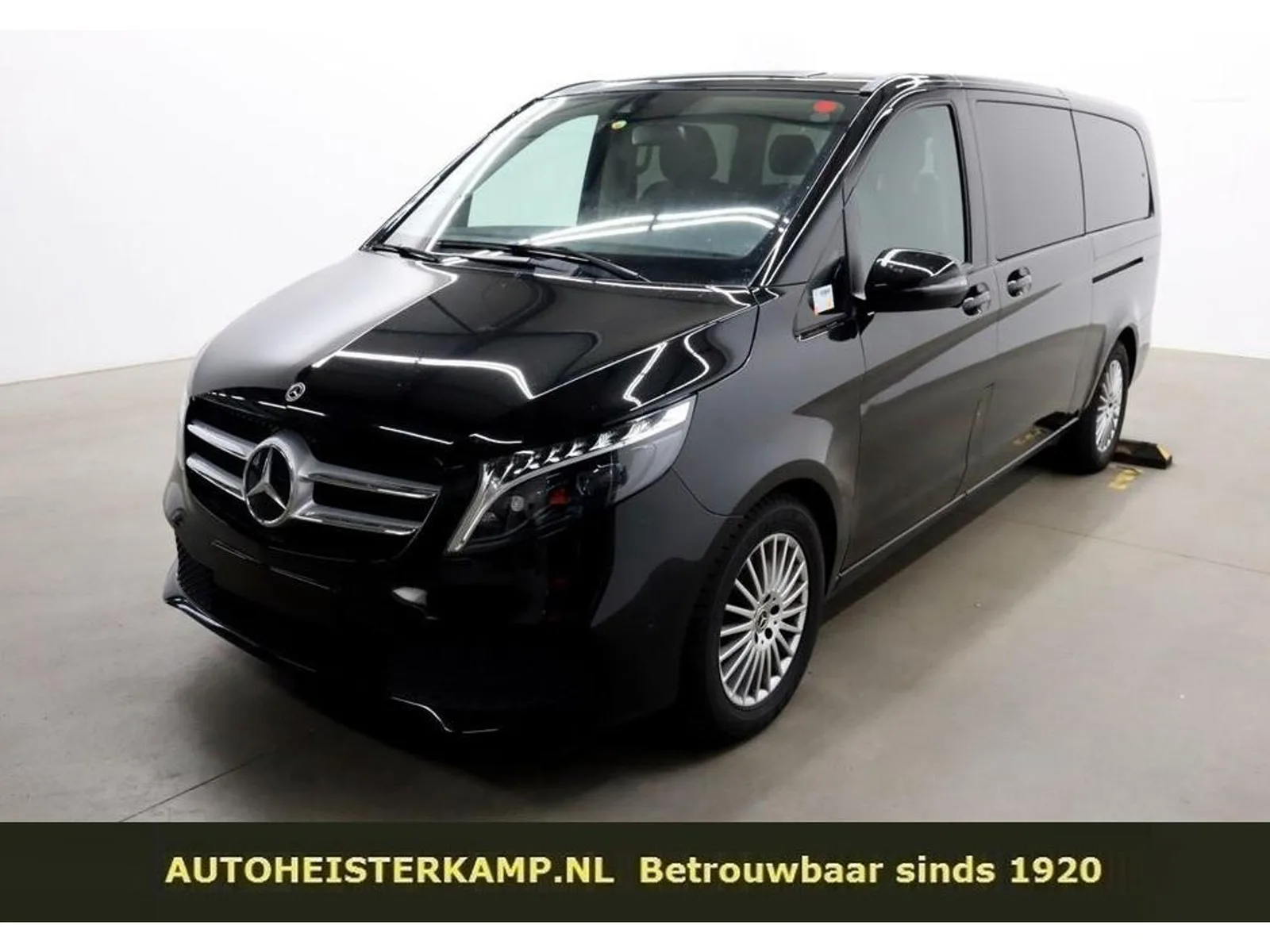Mercedes-Benz V-Klasse (2023) — foto 1