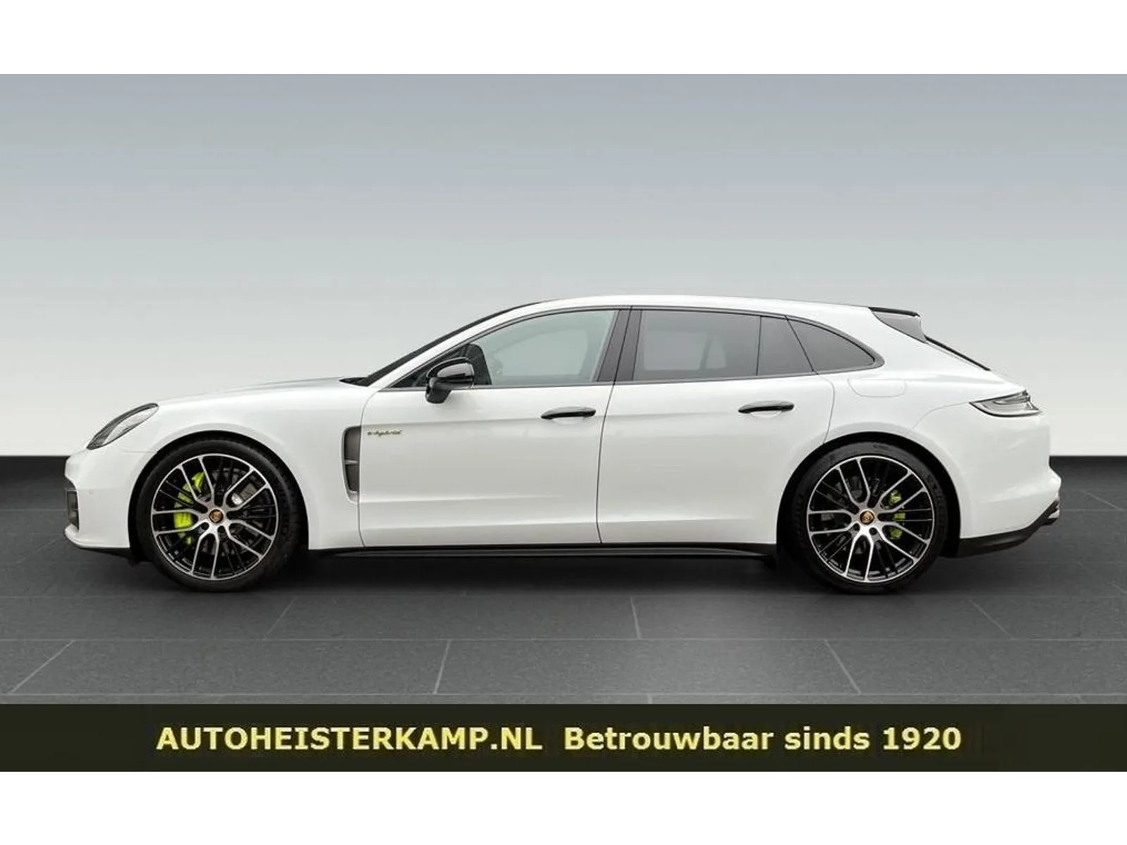 Porsche Panamera (2023) — foto 1