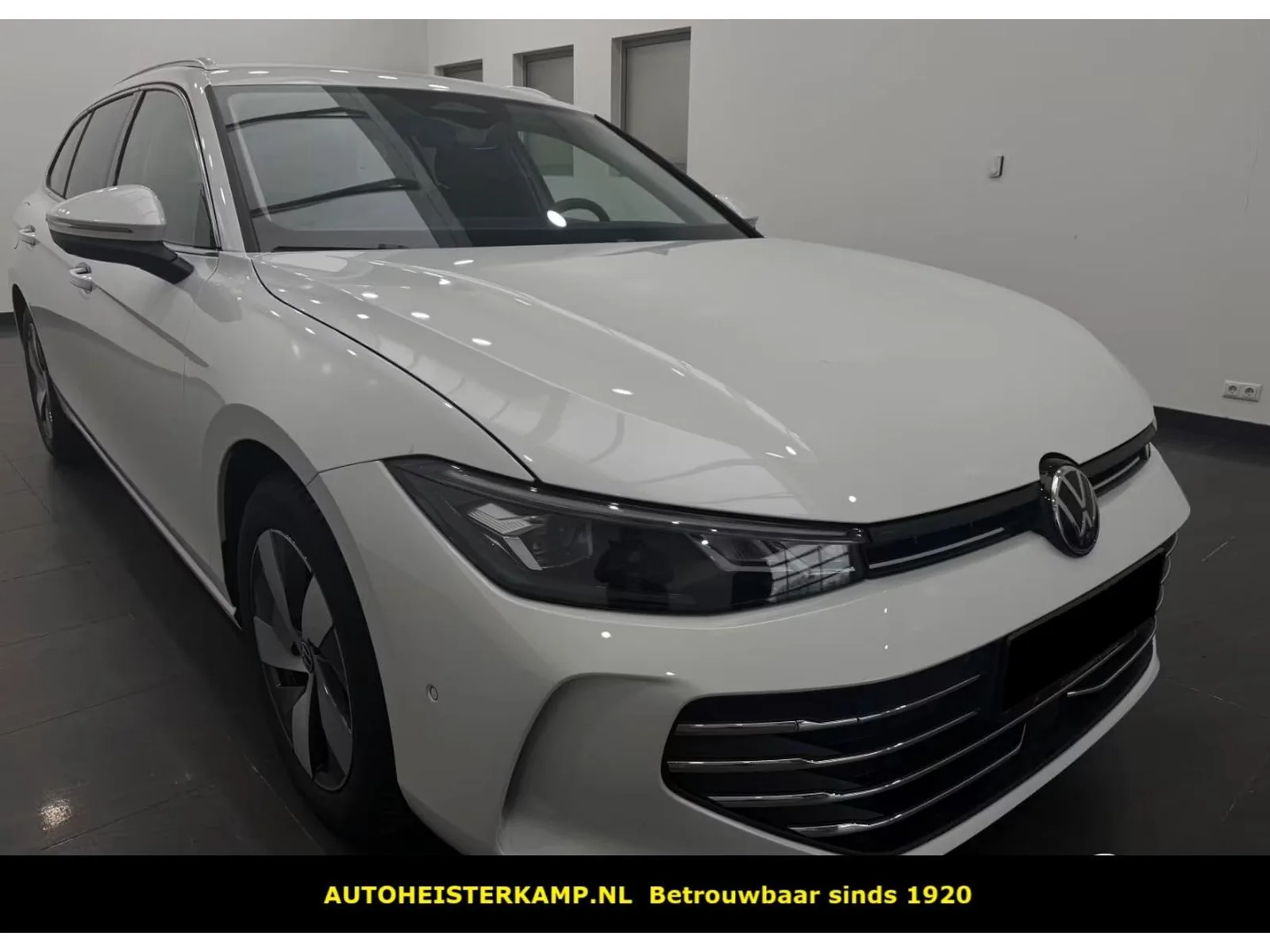 Volkswagen Passat (2025) — foto 1