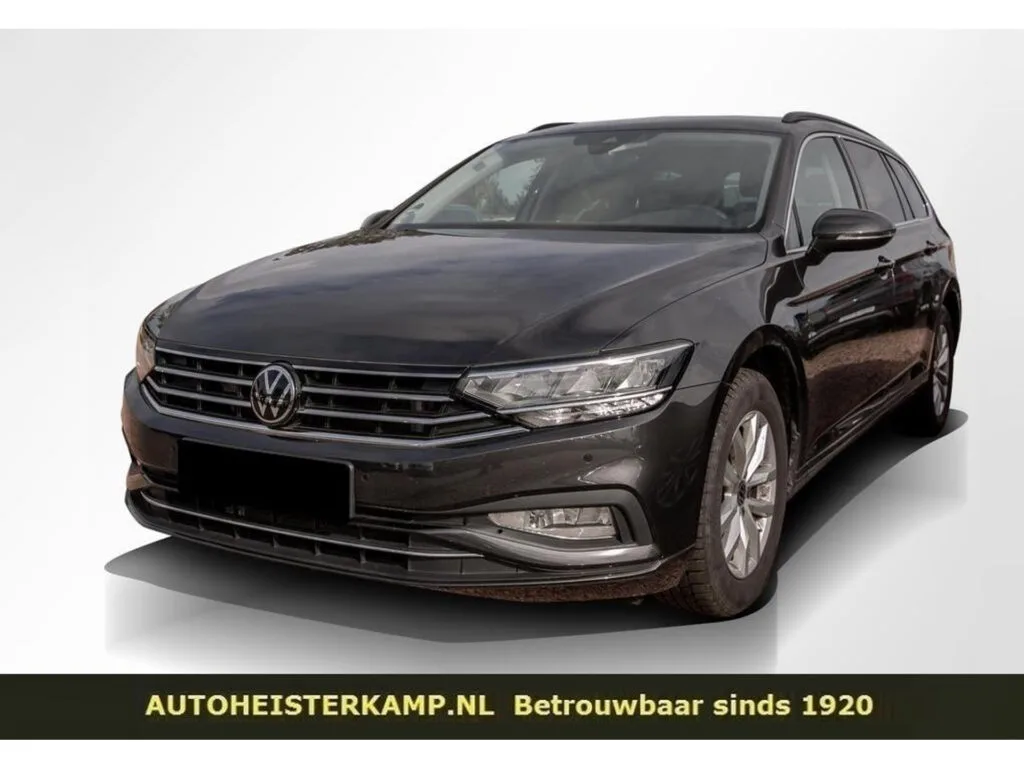 Volkswagen Passat (2024) — foto 1