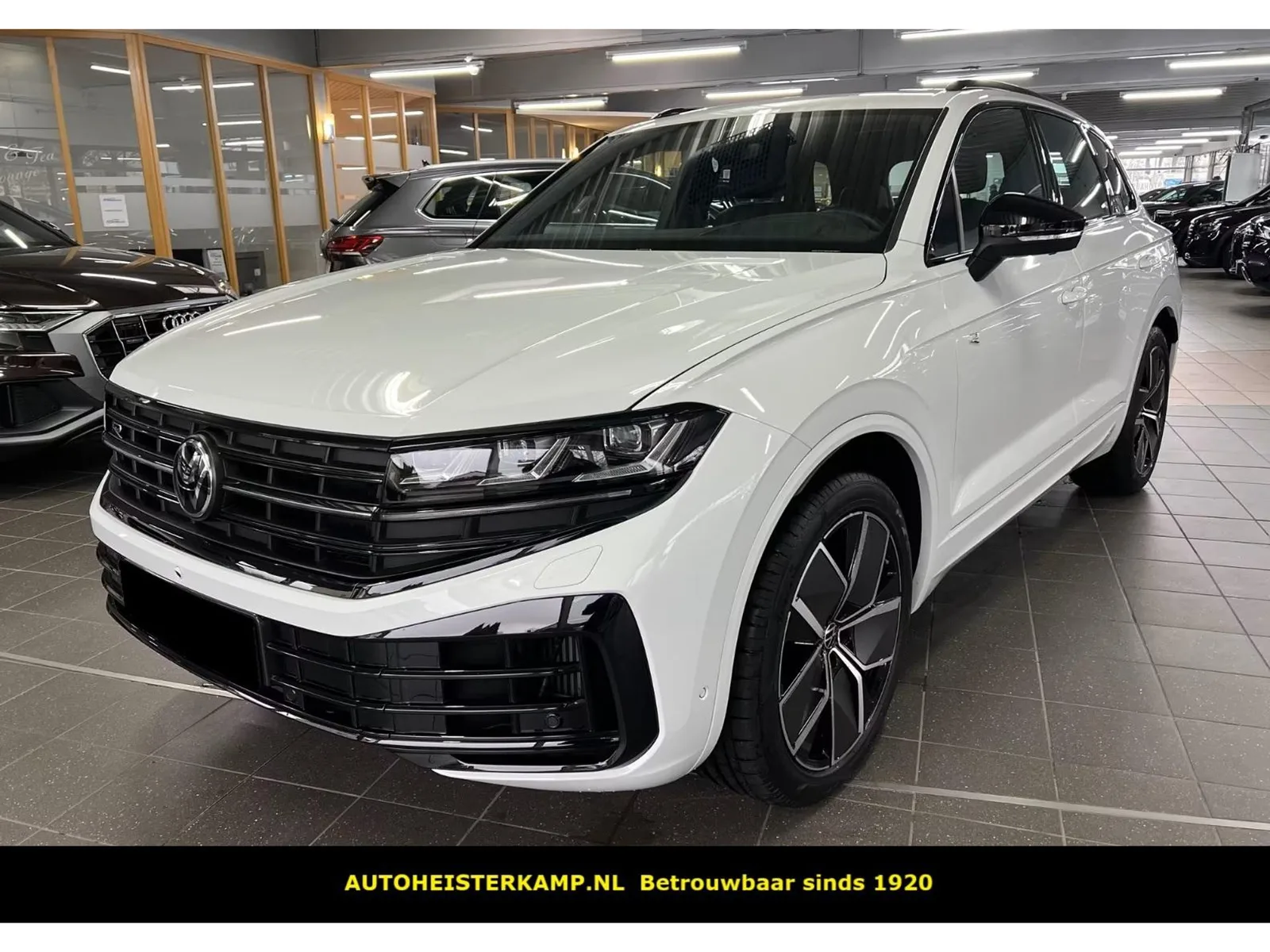 Volkswagen Touareg (2024) — foto 1