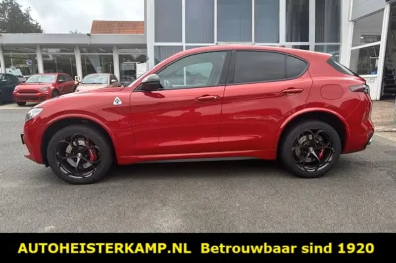 Alfa Romeo Stelvio (2023)