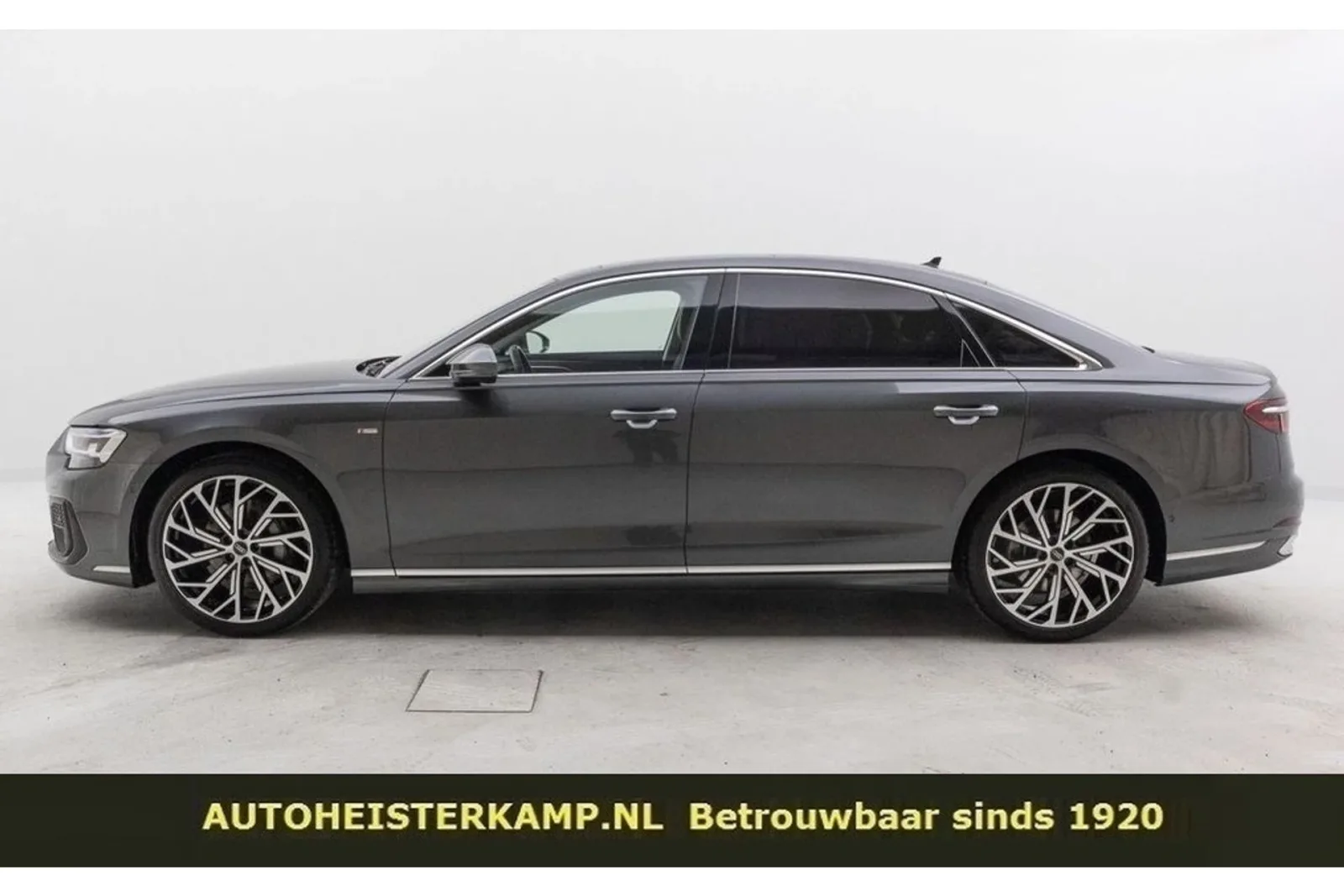 Audi A8 (2022) — foto 1