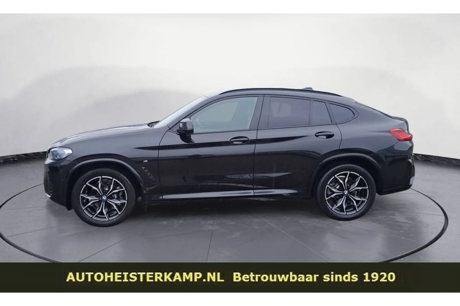 BMW X4 (2024) — foto 1