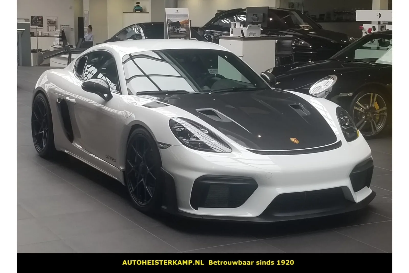 Porsche 718 GT4 (2021) — foto 1