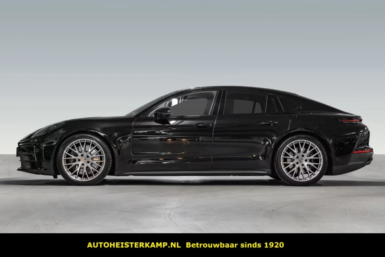 Porsche Panamera (2025) — foto 1