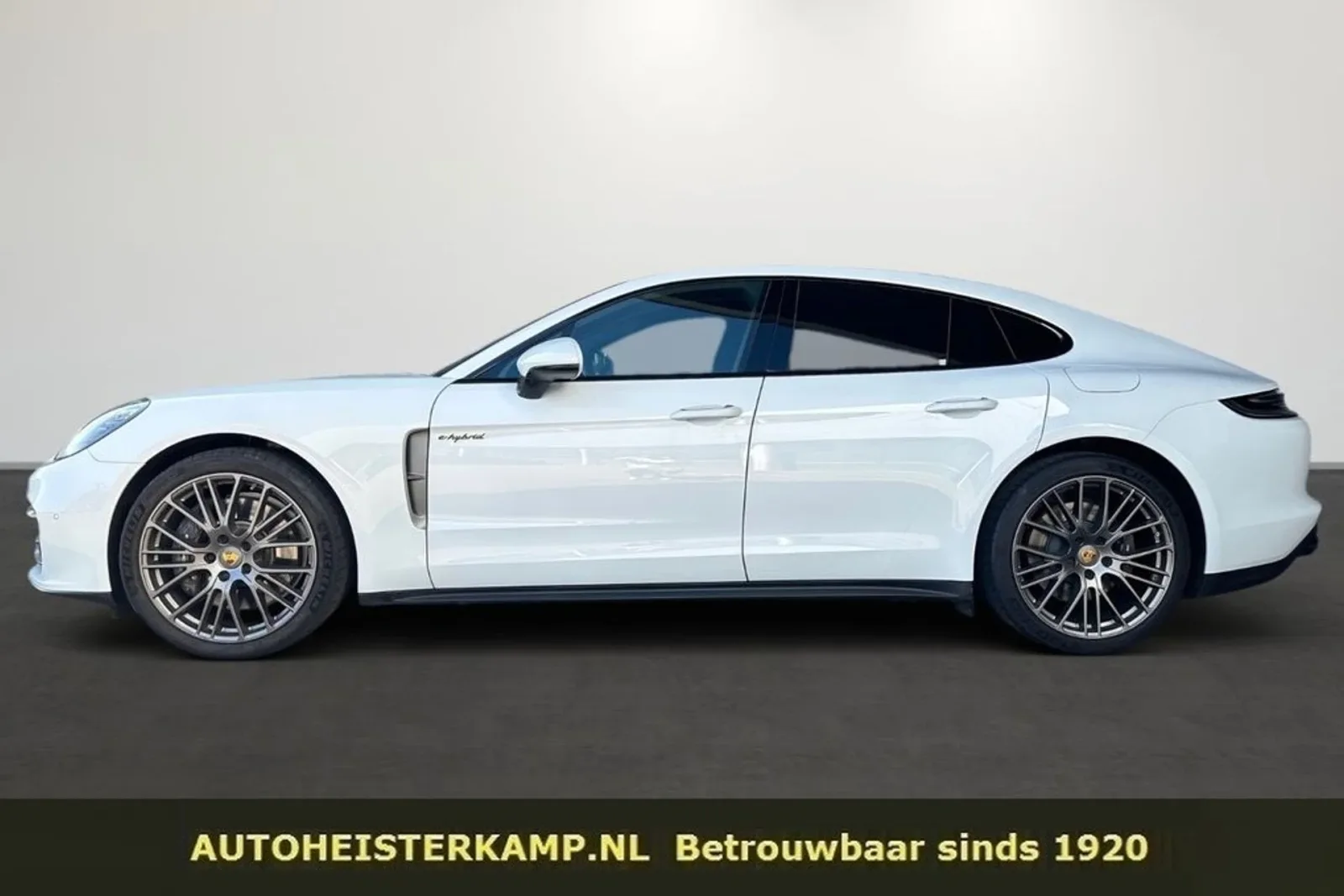 Porsche Panamera (2019) — foto 1