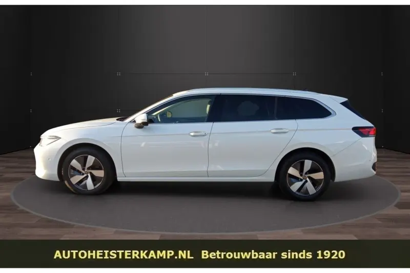 Volkswagen Passat (2024)