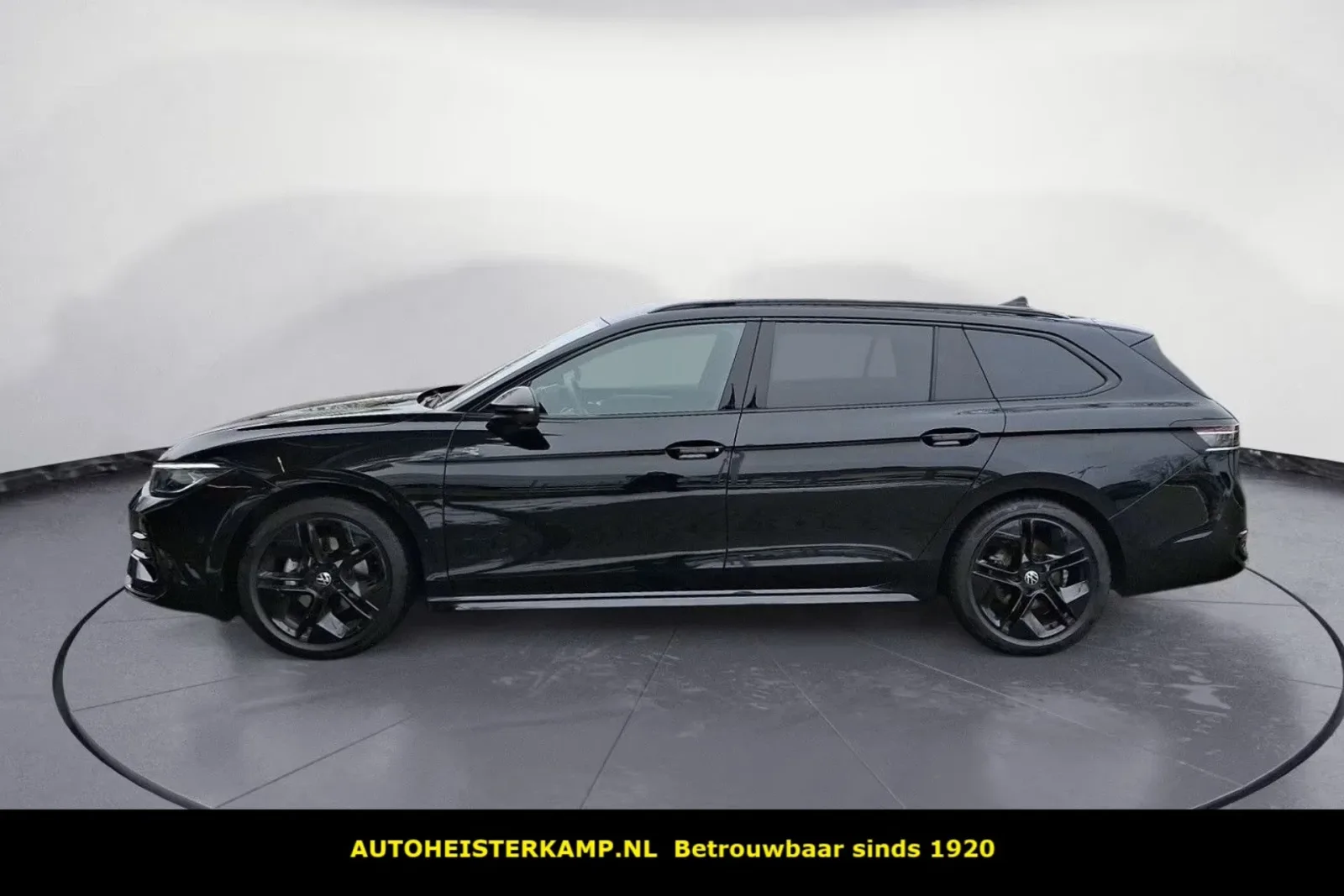 Volkswagen Passat (2025) — foto 1