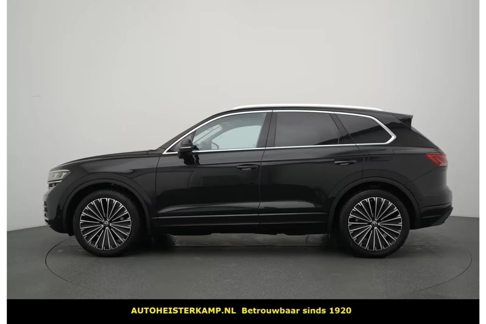 Volkswagen Touareg (2023) — foto 1