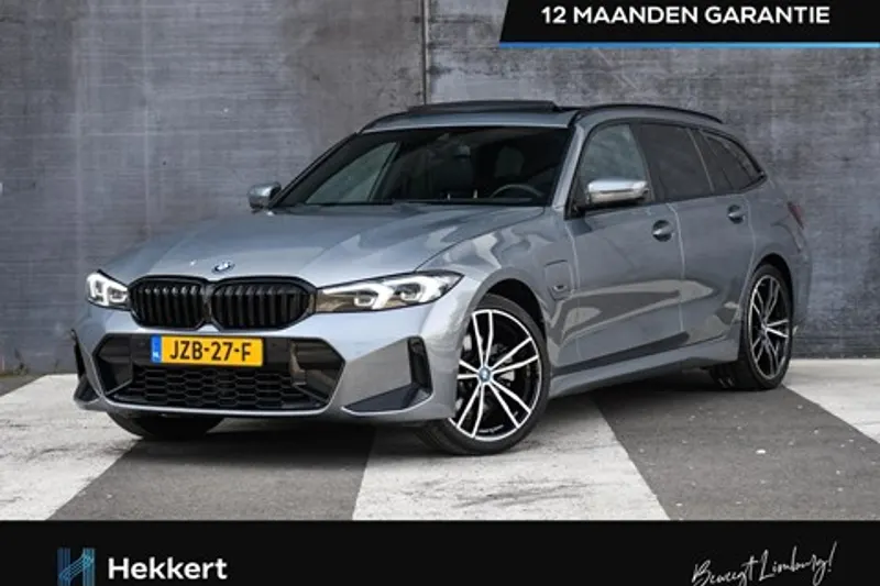 BMW 330 (2023)