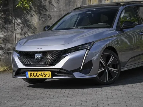 Peugeot 308 (2023) — foto 1