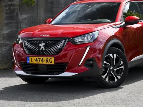 Peugeot 2008 (2021) — foto 1