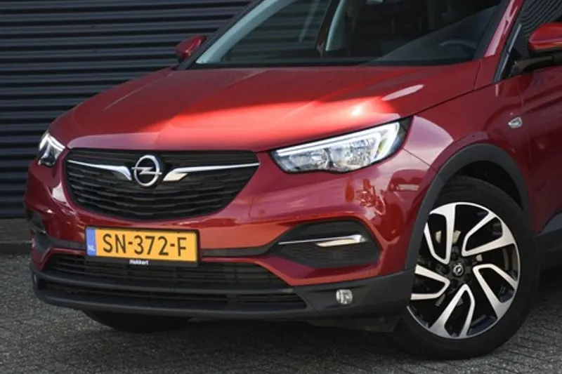Opel Grandland X (2018)