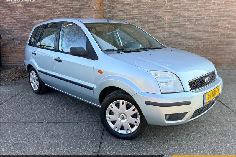 Ford Fusion (2003)