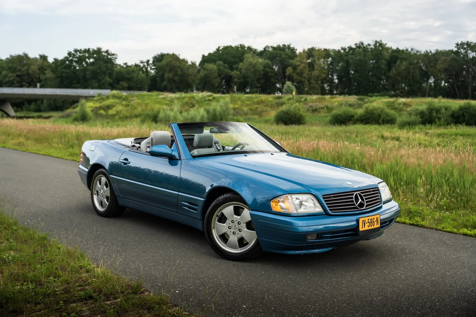 Mercedes-Benz SL-Klasse (1999) — foto 1