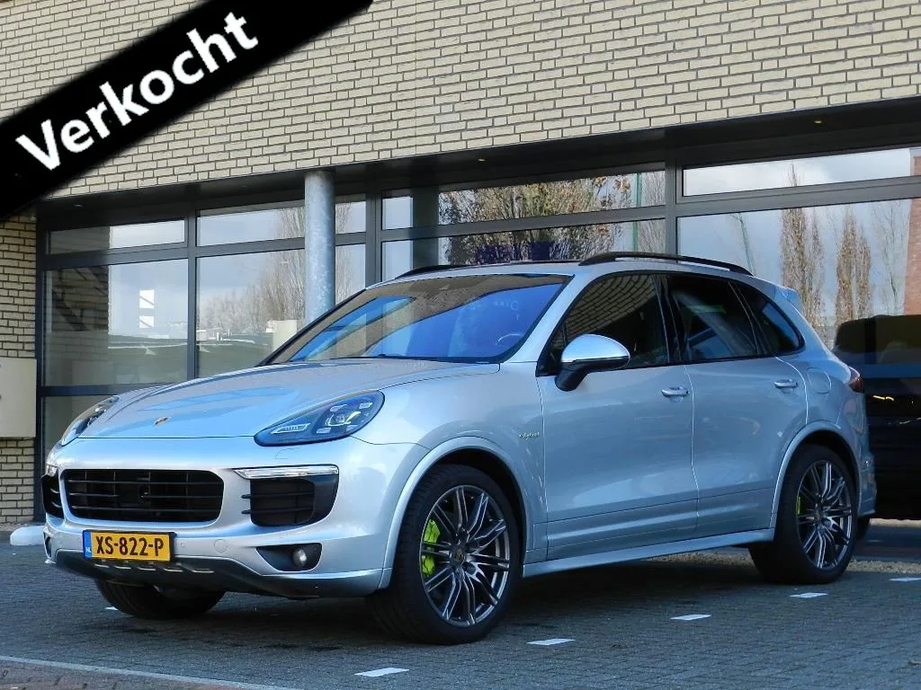 Porsche Cayenne (2015) — foto 1