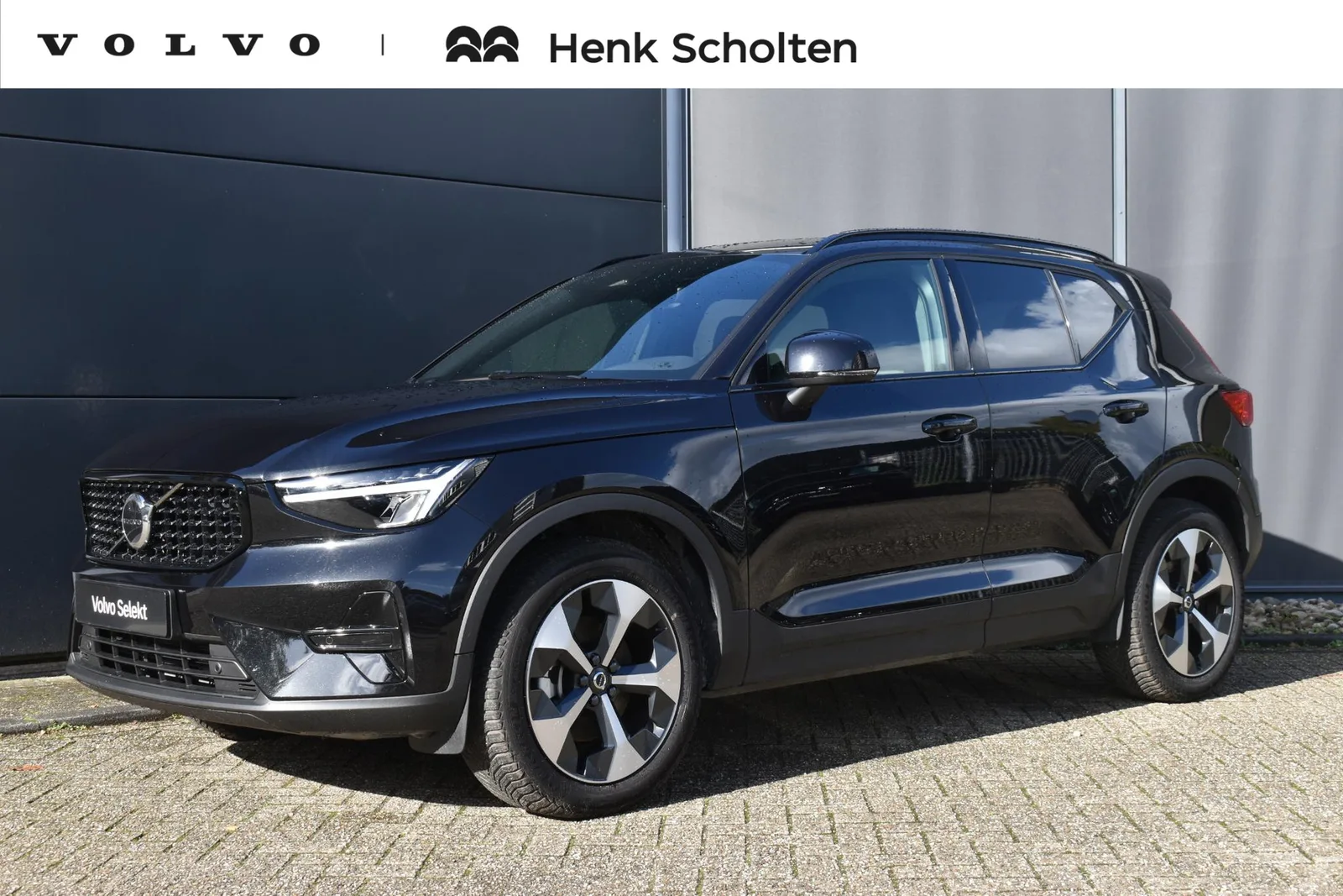 Volvo XC40 (2026) — foto 1
