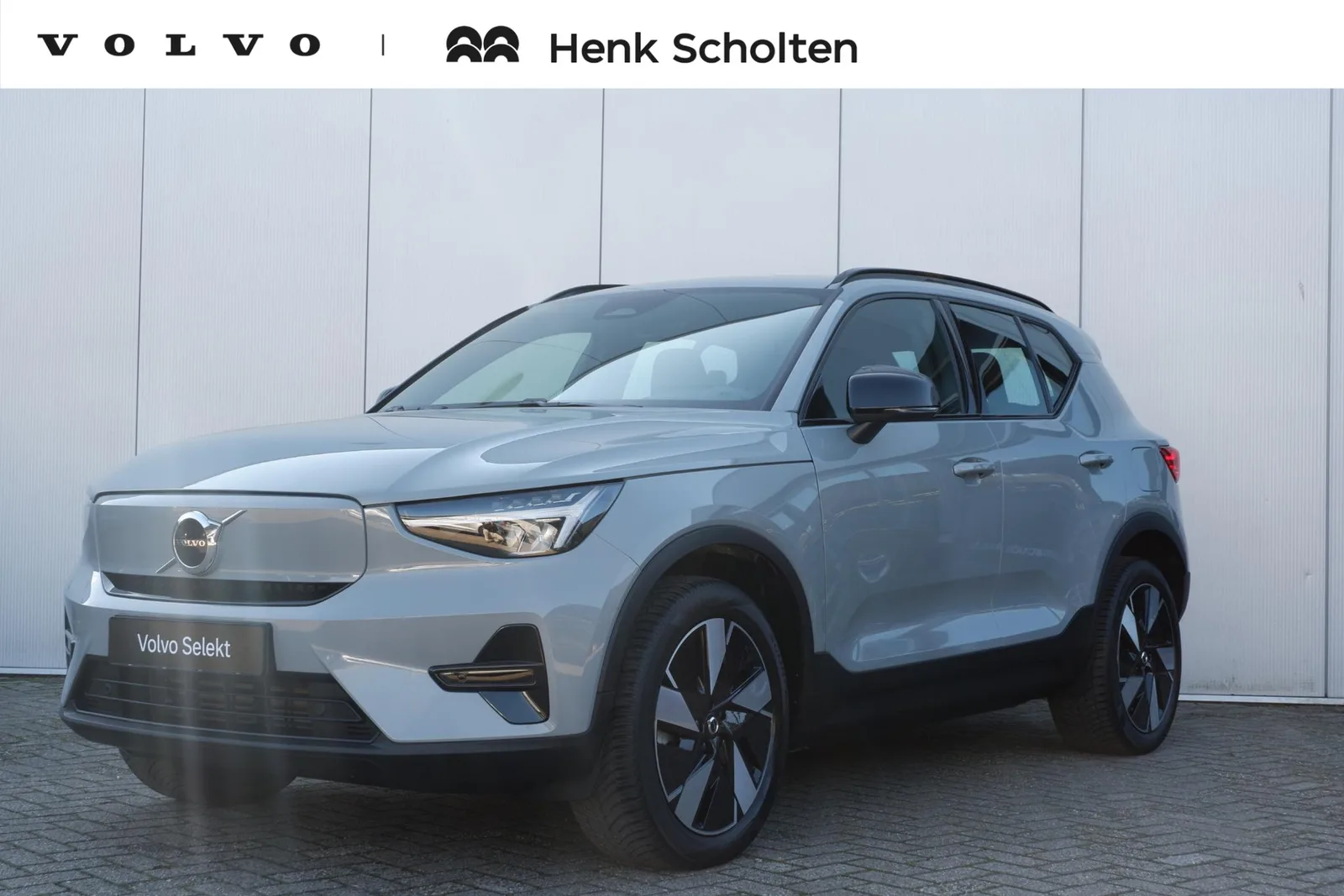 Volvo EX40 (2025) — foto 1